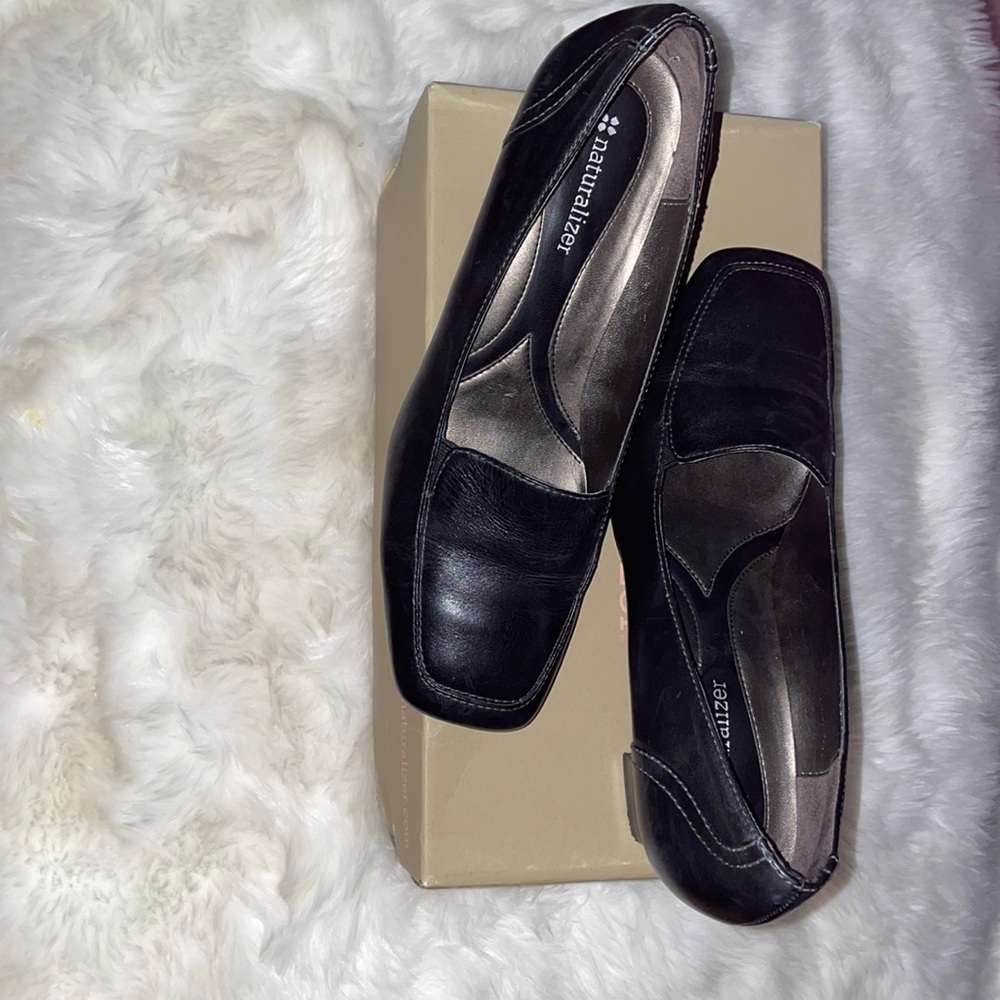 Naturalized, black leather, square heel/toe.